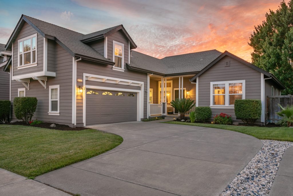 Beautiful home in El Paso, Texas with a concrete driveway